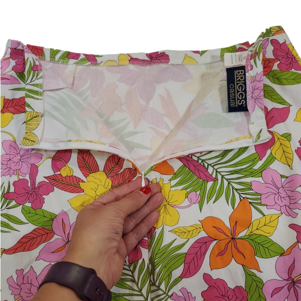 Briggs Casual | Flower Print Skirt with a Vintage Feel | Size 10 - Picture 5 of 7